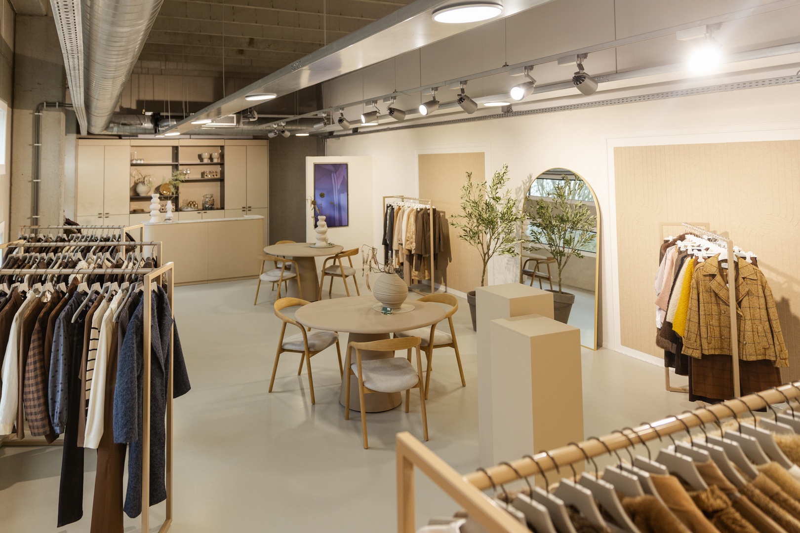 Poools Showroom